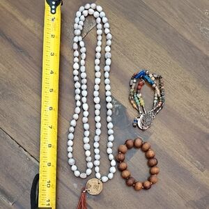 Elegant White Beaded Necklace and Bracelet Set